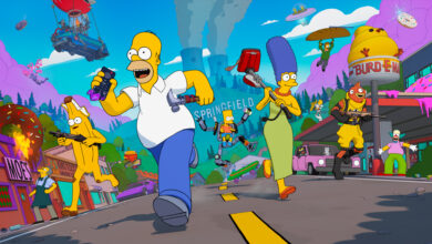 Imagem promocional do crossover de Fortnite com The Simpsons, mostrando Homer, Marge, Bart e personagens do jogo correndo por Springfield com itens e armas estilizadas.
